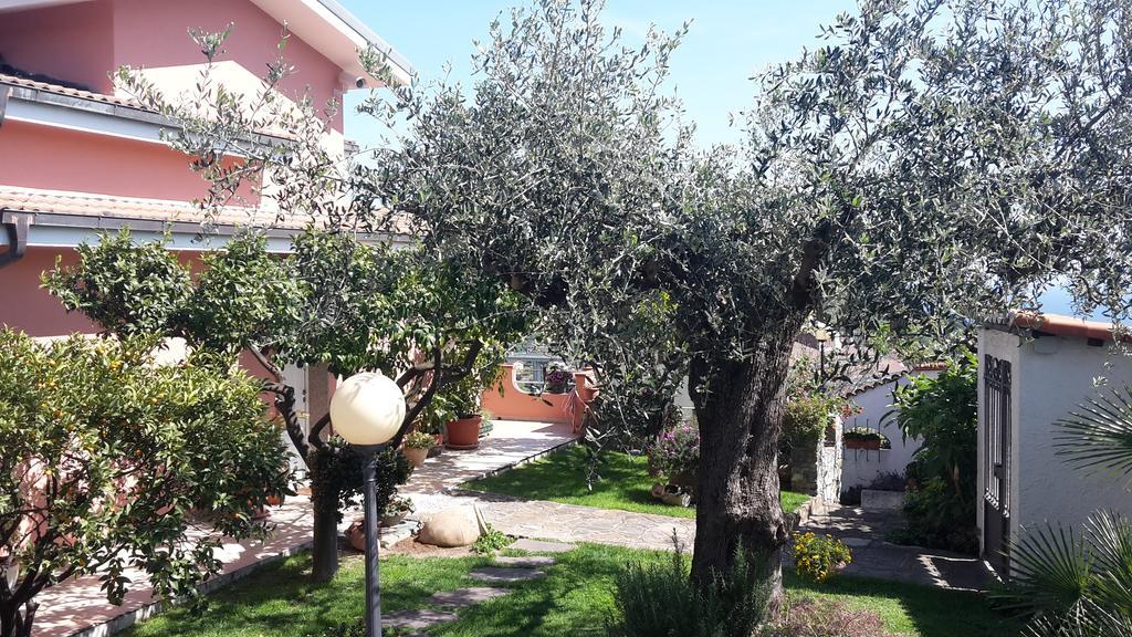 Azienda Agrituristica Villa Arianna Империя Экстерьер фото