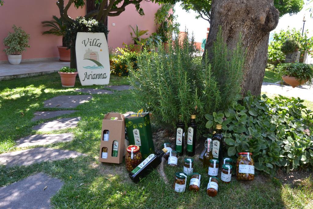 Azienda Agrituristica Villa Arianna Империя Экстерьер фото