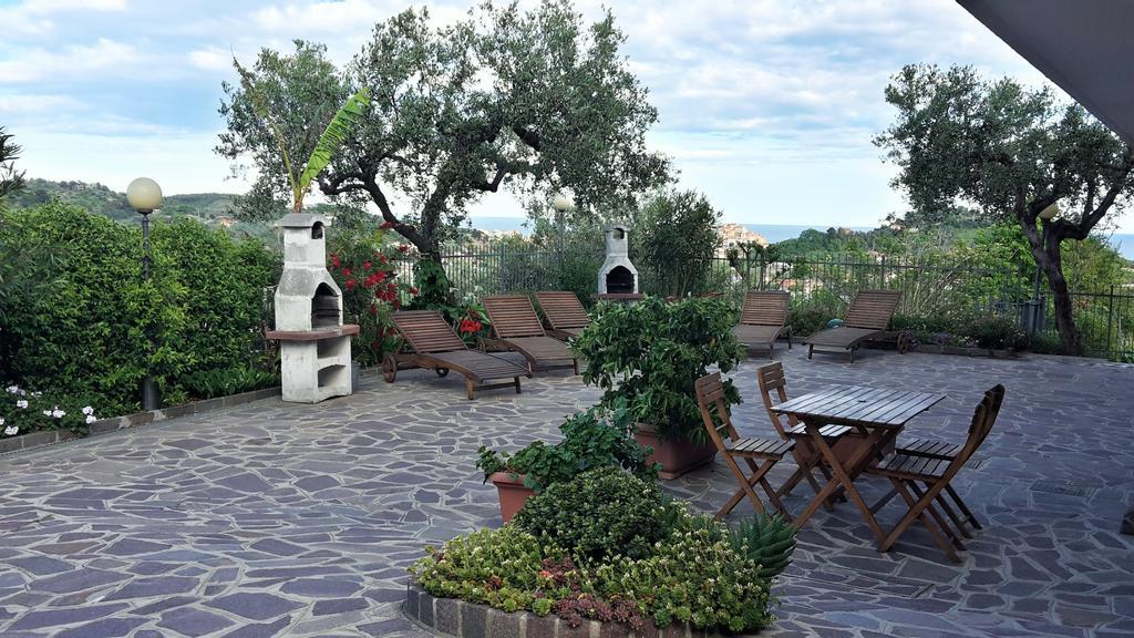 Azienda Agrituristica Villa Arianna Империя Экстерьер фото